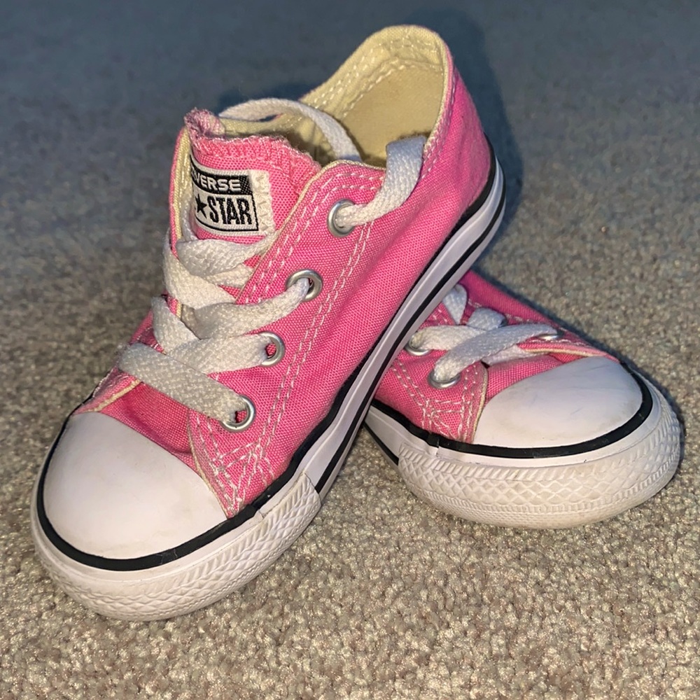 Pink Converse Chuck Taylor All Star Low Top